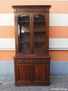 ANRICHTE MIT AUFSATZ AUS NUSSBAUM, LOUIS-PHILIPPE-STIL, 19. JAHRHUNDERT
